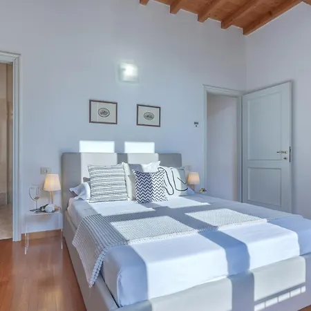 Guesthost Apartment *
