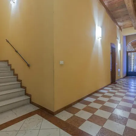 Guesthost Apartment